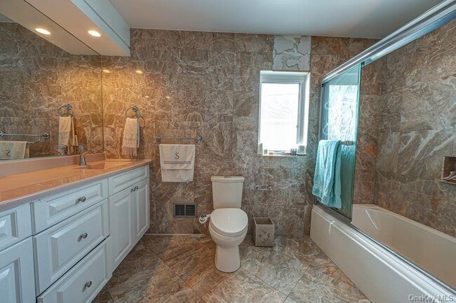Building Photo - 37 Crescent Cove Cir