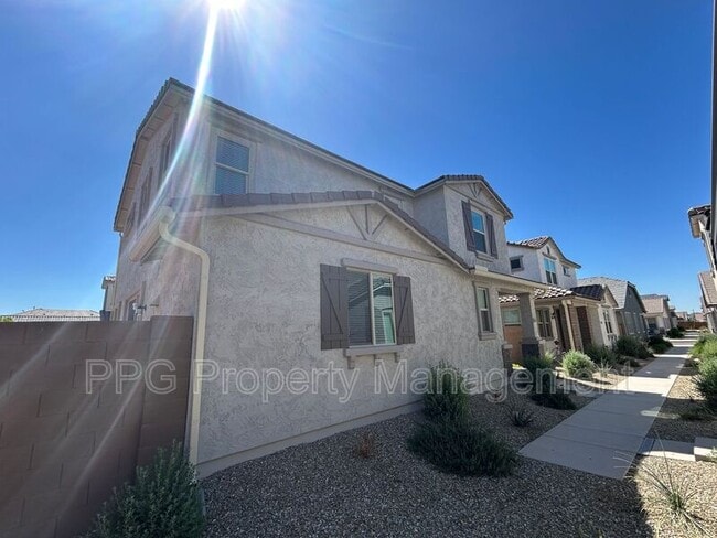 Building Photo - 14118 W Hackamore Dr