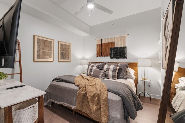 Building Photo - 1212 Demonbreun St