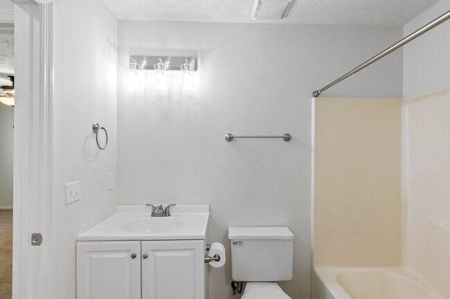 Building Photo - 52 Woodcock Dr