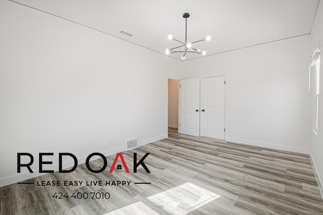 Building Photo - 330 N Genesee Ave