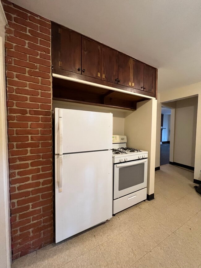 Building Photo - 568 Bird Ave