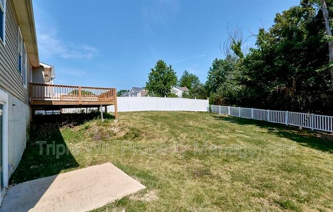 Building Photo - 4927 Triple Tree Ct