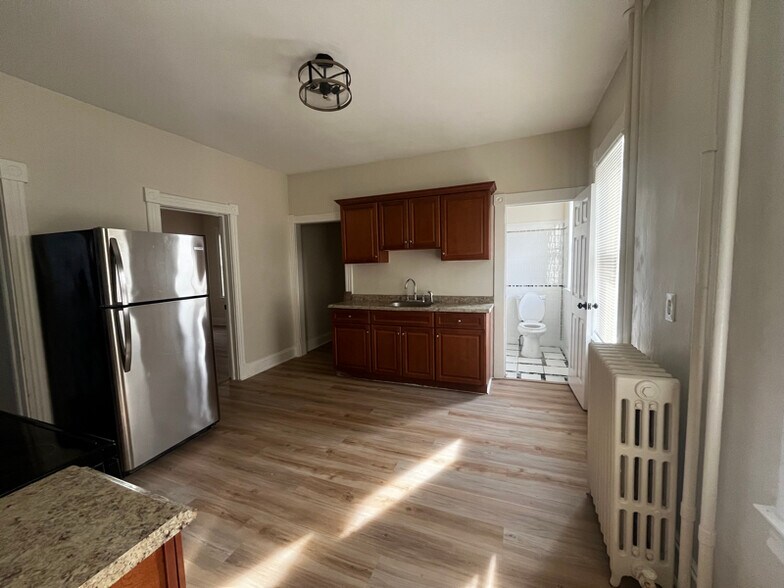 Building Photo - 989-991 Capitol Ave