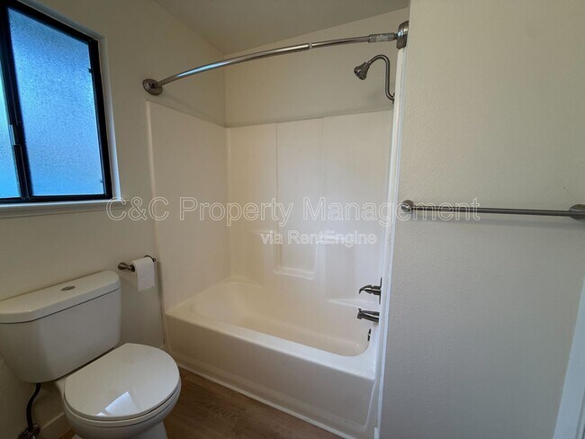 Building Photo - 360 Prescott Ave