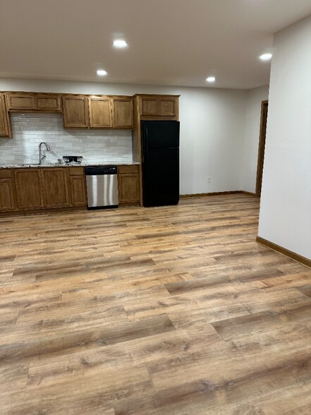 Building Photo - 173 Payne Hill Dr