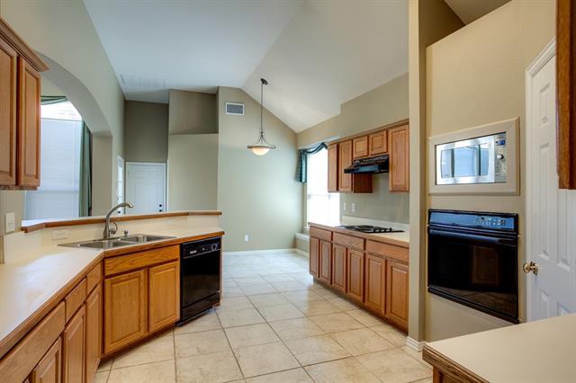 Building Photo - 2221 Briary Trace Ct