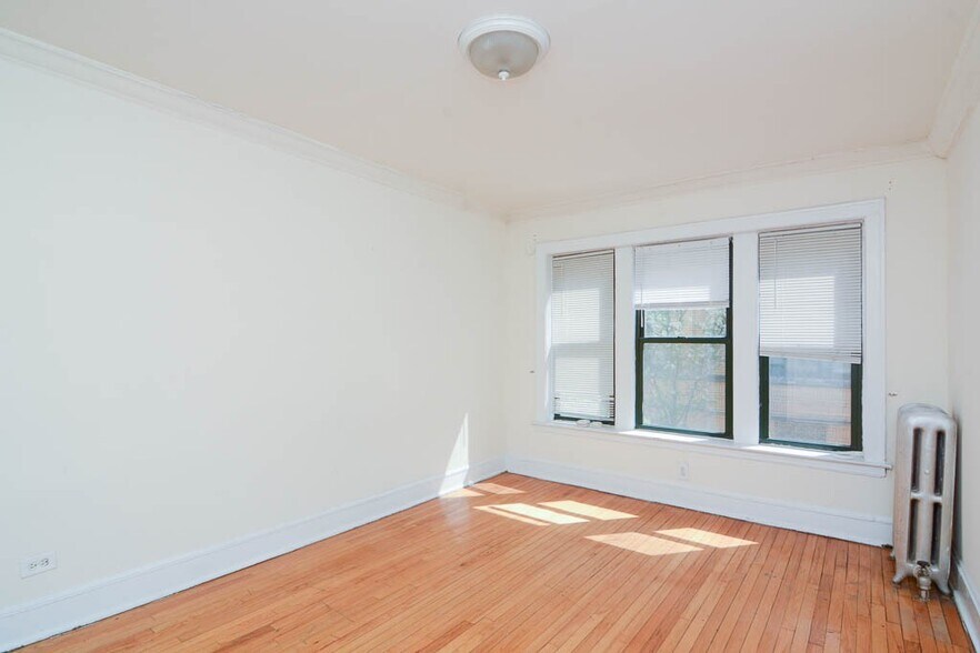 Building Photo - 2336 N Spaulding Ave