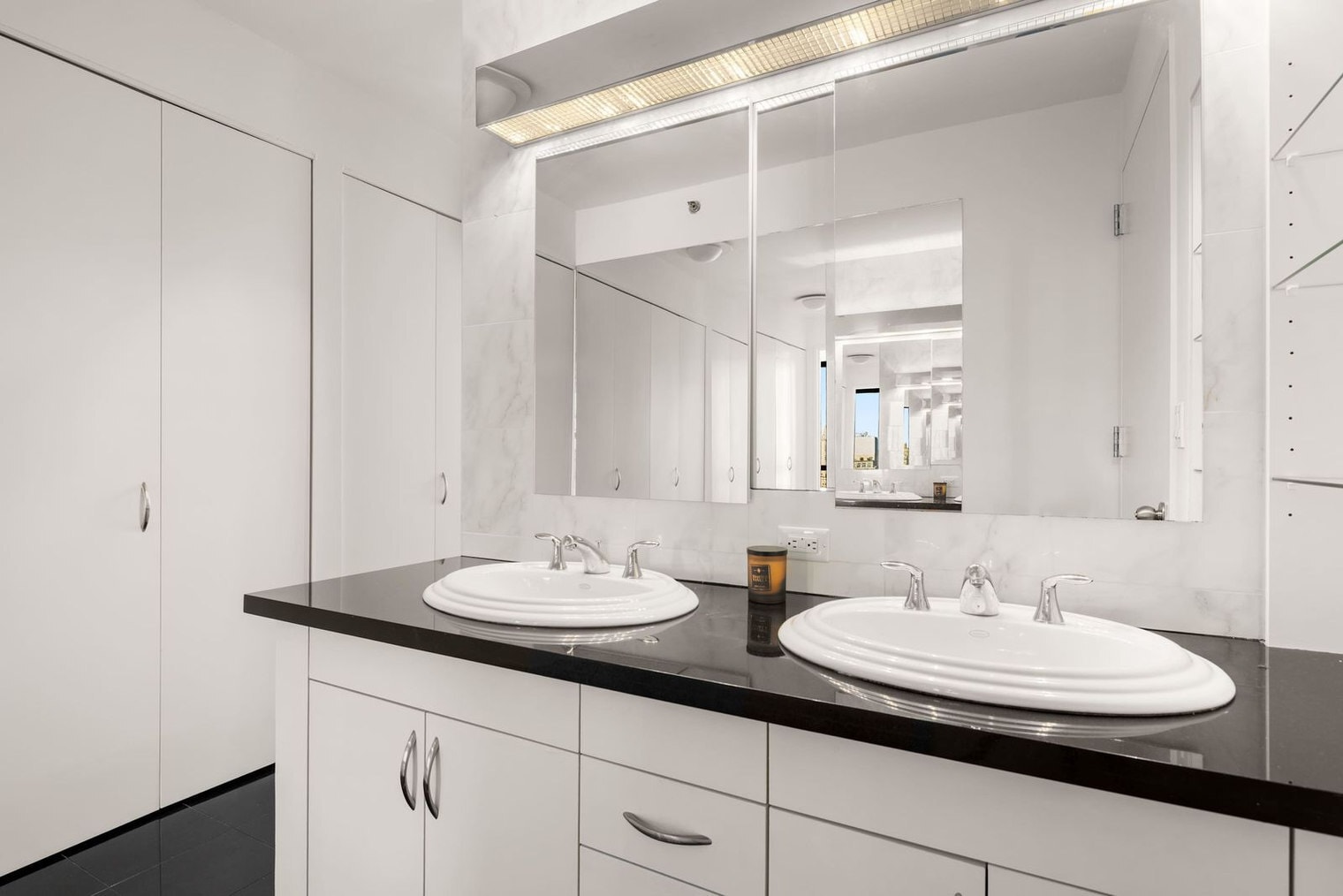 Building Photo - 420 E 61st St