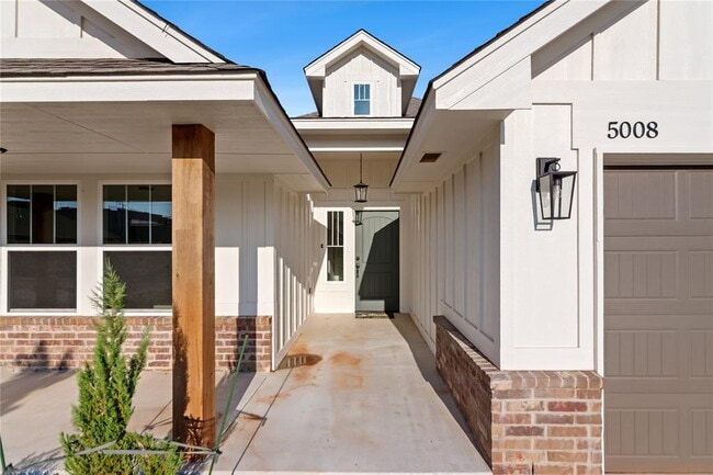 Building Photo - Brand New Home