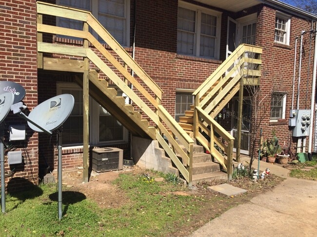 Building Photo - 100 Atwood St