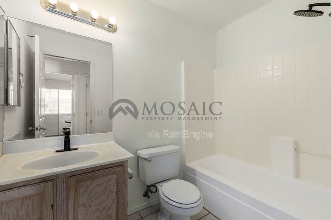 Building Photo - 703 W Hess Ave