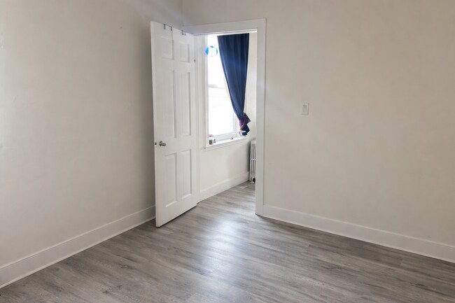 Building Photo - 363 Main St