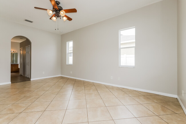 Building Photo - Bright Home in Wesley Chapel, FL!