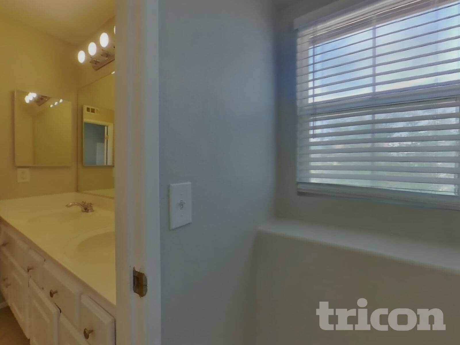 Building Photo - 13741 Starshine Dr