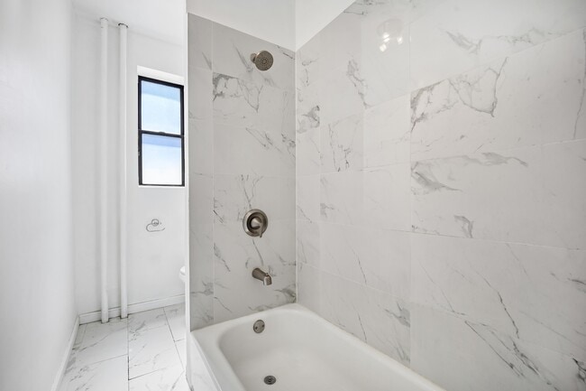 Building Photo - 429 Fairmount Ave