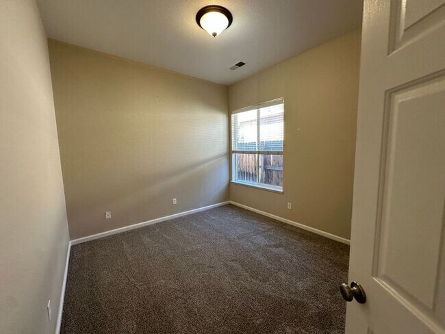 Building Photo - 1631 Caliterra Way