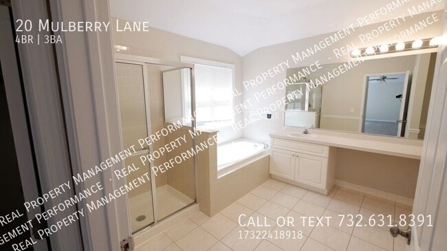 Building Photo - 20 Mulberry Ln