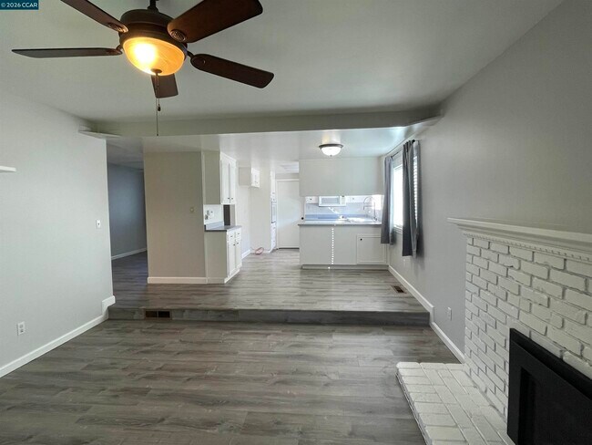 Building Photo - 4780 Mintwood Dr