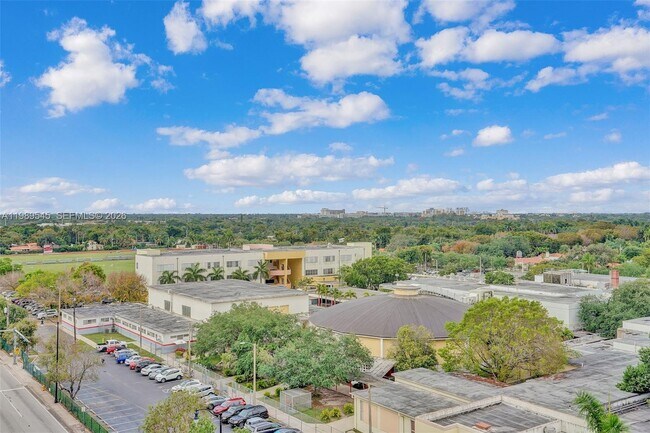 Building Photo - 301 Altara Ave