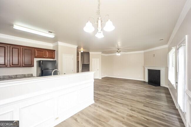 Building Photo - 7685 Battle Way