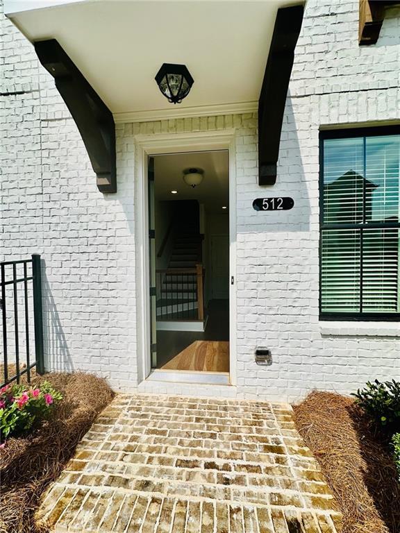 Building Photo - 512 Healy Dr
