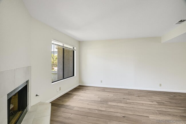 Building Photo - 1240 Thomas Ave