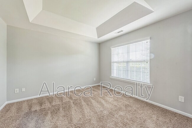 Building Photo - 2069 White Cedar Ln