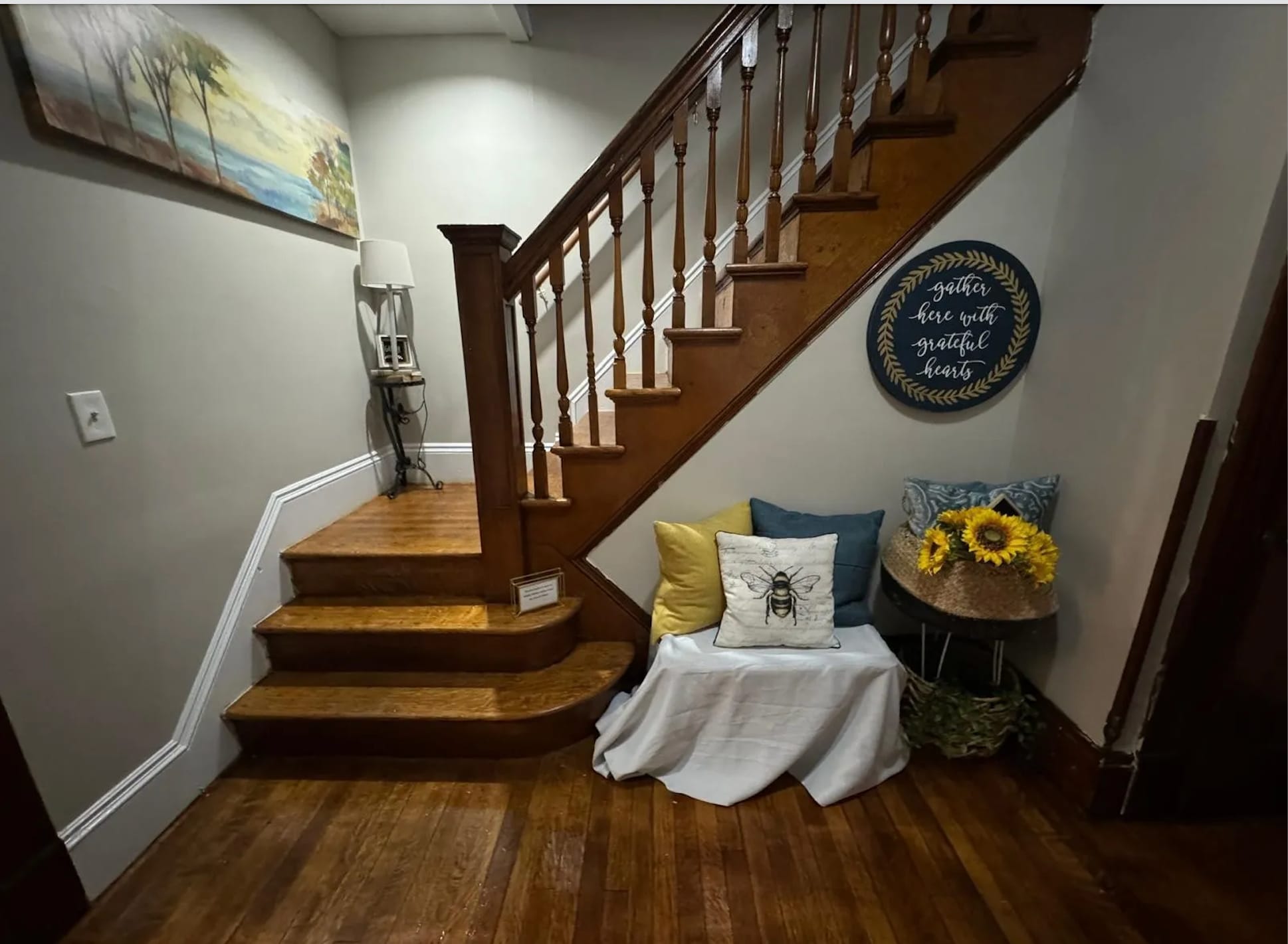 Building Photo - 208 Buckingham St