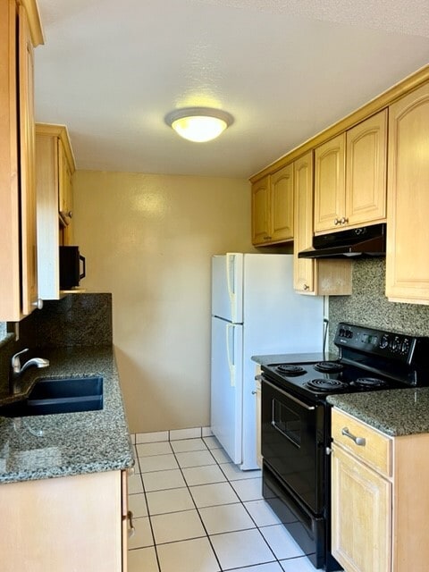 Building Photo - 901 Veterans Dr