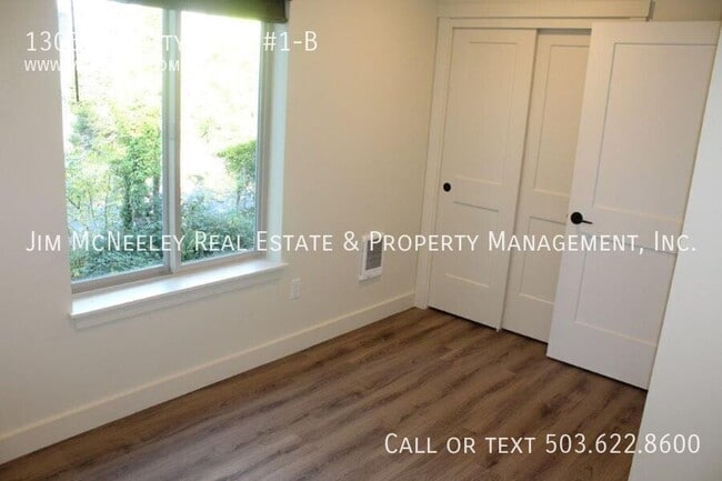 Building Photo - 1305 SE Jetty Ave