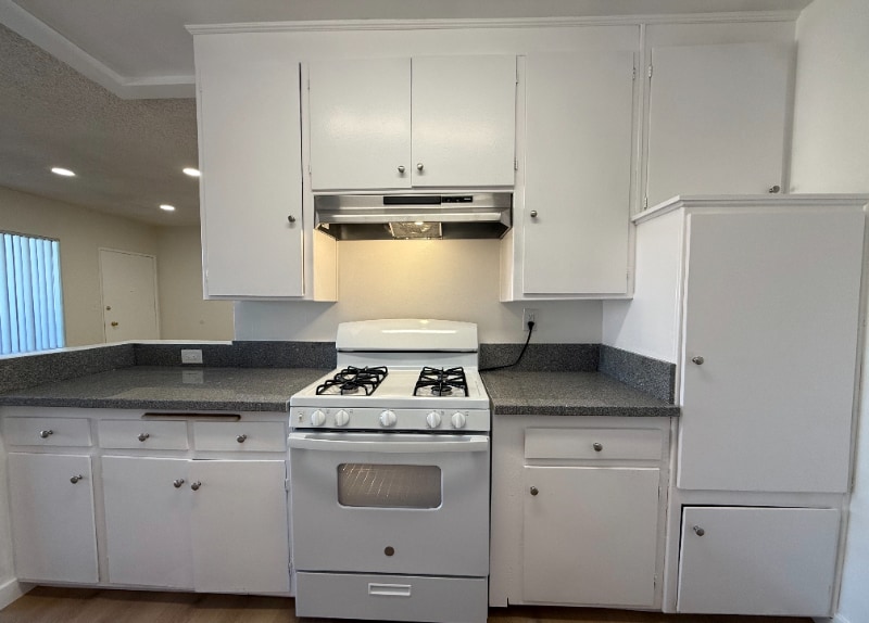 Building Photo - 6039 Whitsett Ave