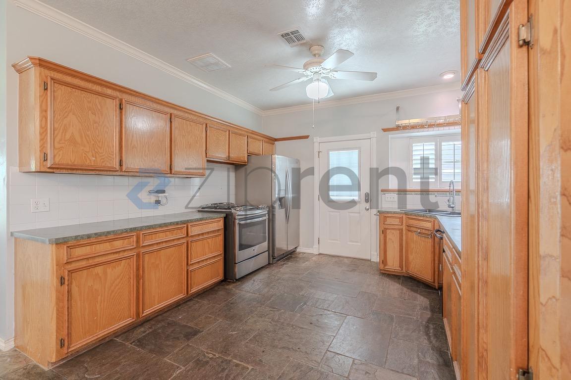 Building Photo - 7934 Round Rock Dr