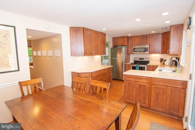 Building Photo - 2831 Raymond Ct