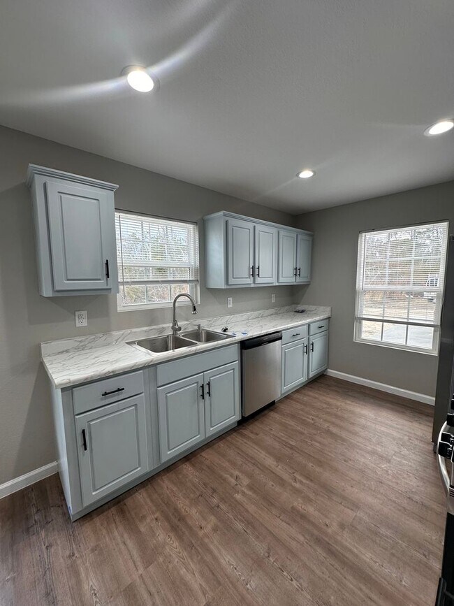 Building Photo - 906 Moxley Dr
