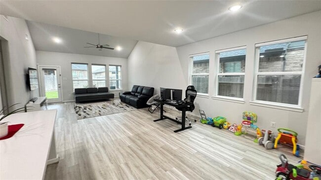 Building Photo - 9107 Brixham Dr