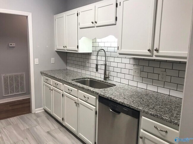 Building Photo - 104 Potomac Cir