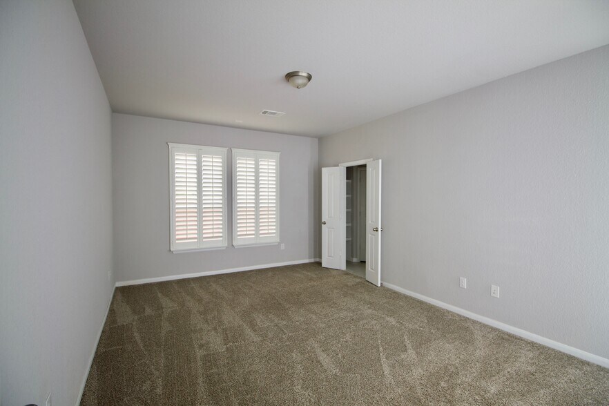 Building Photo - 383 Leadtree Loop