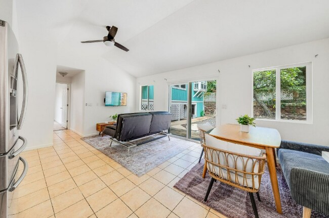 Building Photo - 70 Hui Rd F