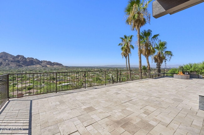 Building Photo - 6900 N Highlands Dr