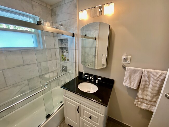 Building Photo - 5307 Pooks Hill Rd