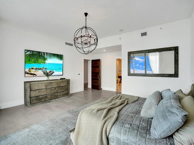 Building Photo - 17301 Biscayne Blvd