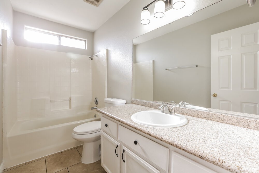 Building Photo - 7533 Hickory Hills Dr