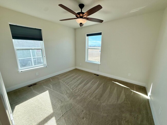 Building Photo - 2837 Urban Pl