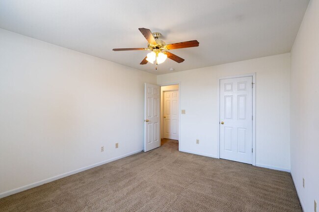 Building Photo - 3523-3525 Prescott Dr.