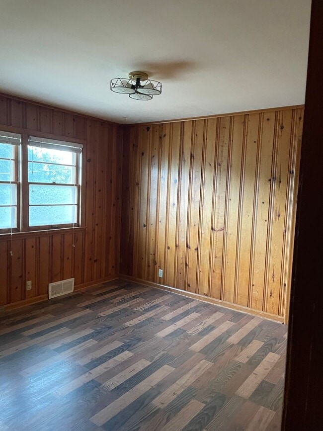 Building Photo - Spacious 4-Bedroom Ranch in District 66 with Walkout Basement & Mother-in-Law Suite