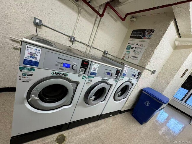 Building Photo - 99-63-9966 66th Ave