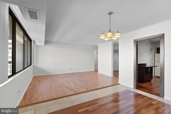 Building Photo - 3713 S George Mason Dr