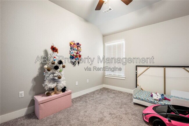 Building Photo - 1038 Jameson St