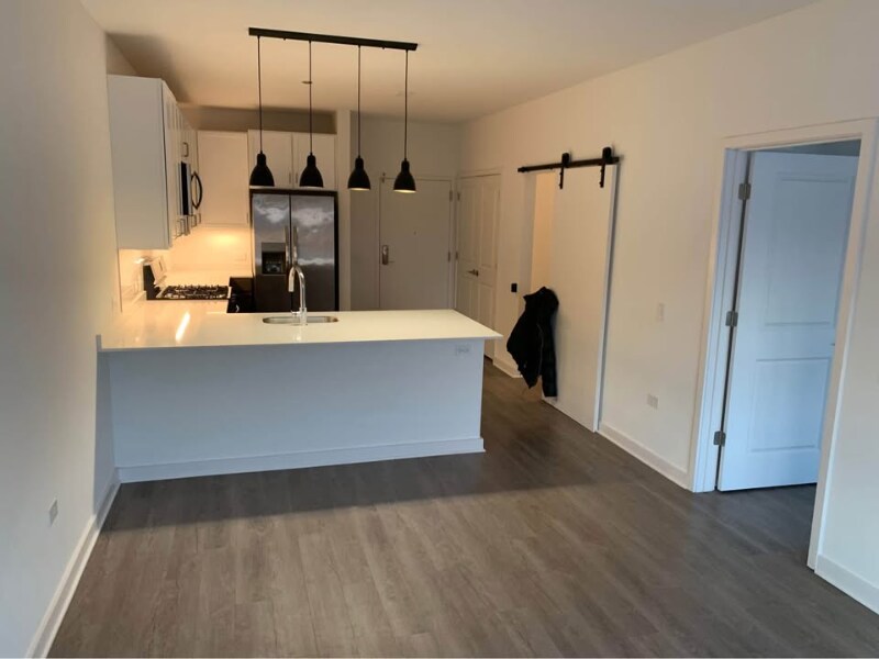 Building Photo - 4743 N Wolcott Ave